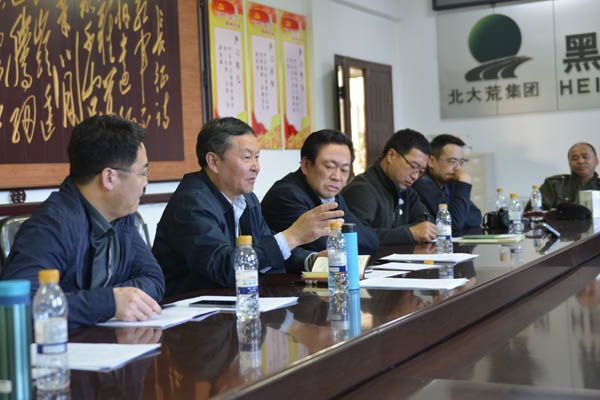 05秦智伟校长、于立河副校长与学员们座谈.JPG